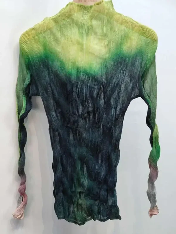 Gradient Pleated Turtleneck Tee – Spring/Summer Elegance