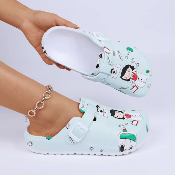 Women‘s Vibrant Tie-Dye Clogs Comfortable Lightweight EVA Slip-On Breathable Women Slippers for All-Day Wear Outdoor Activities