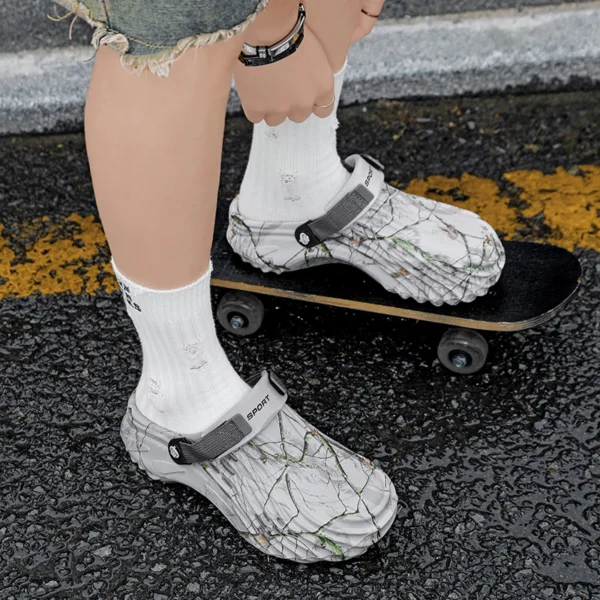 2024 Summer Men's Sandals New Home Garden Shoes Comfortable and Lightweight Men Slippers Non-Slip Soft Bottom Flip Flop Sandals - Image 4